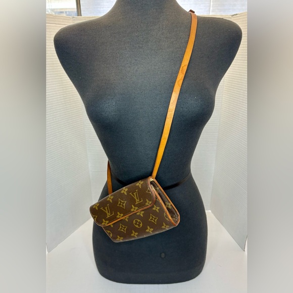 LOUIS VUITTON Monogram Pochette Florentine Bag COA-Dust bag & Original Strap - Picture 5 of 17